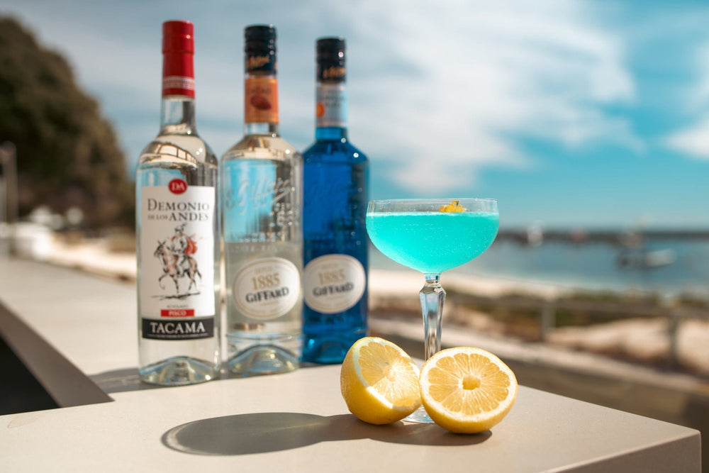 
            
                Load image into Gallery viewer, Giffard Blue Curacao Liqueur - Classic
            
        